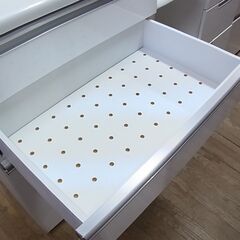 セール中につき、通常特価32,978円より3,000円引きの29,978円!　古賀家具　2ドア　食器棚　カレン　70WH　ソフトクローズ　キッチン収納　キッチンボード　ダイニングボード　台所収納　白 セール中につき、通常特価32,978円より3,000円引きの29,978円