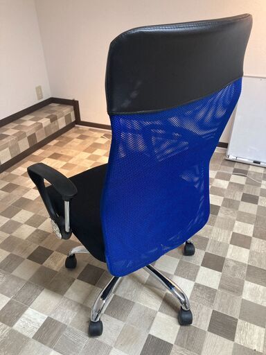 【格安出品】キャスター付きオフィスチェア