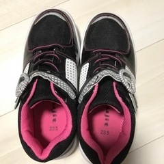 女の子のくつ　新品の画像