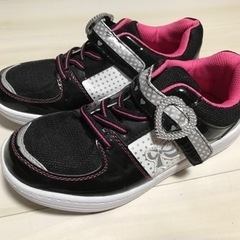 女の子のくつ　新品の画像