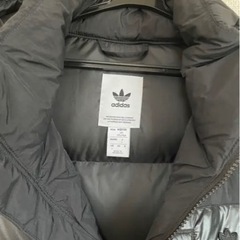 adidas ダウンジャケットの画像