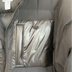 adidas ダウンジャケットの画像