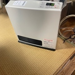 ガスファンヒーター　展示品　美品