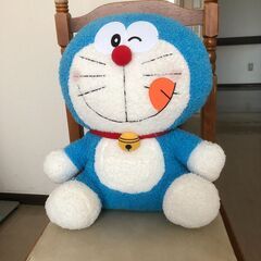 クリスマスプレゼントのおまけに如何！大きなドラえもん　ぬいぐるみ！の画像