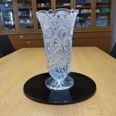 投稿番号586 ガラスの花瓶  BOHEMIA