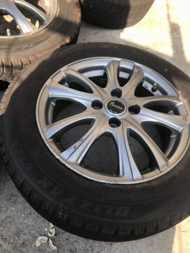 冬　タイヤ　175／65r15 84Q