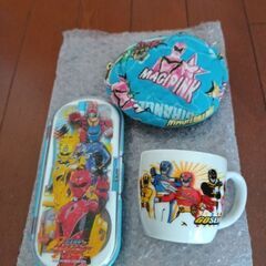 スーパー戦隊　仮面ライダー　コップ　ランチ　トリオセット　ポーチ　ゴセイジャー　ゲキレンジャー　マジレンジャー　シールの画像