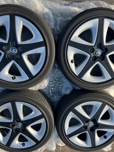 50プリウス純正ホイール215/45Rヨコハマタイヤです