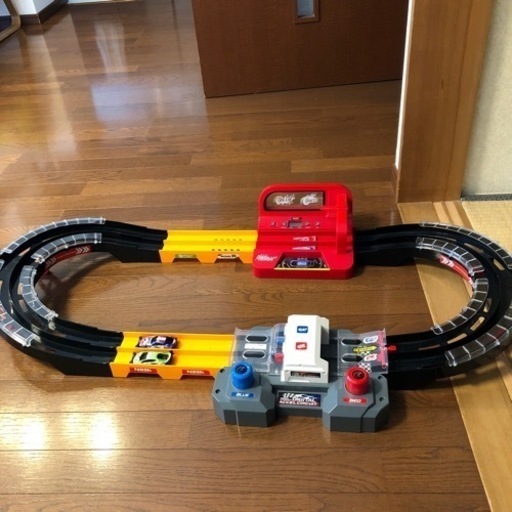 トミカ　デジタルアクセルサーキット　専用ミニカー2台付き