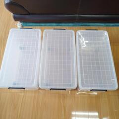 【お譲り先決まりました】　蓋付きキャスター付衣装ケース３つの画像