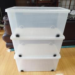 【お譲り先決まりました】　蓋付きキャスター付衣装ケース３つの画像