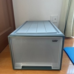 ①衣装ケース　差し上げます。