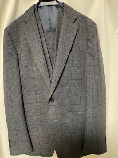 スーツ（ほぼ新品、ベスト付き）
