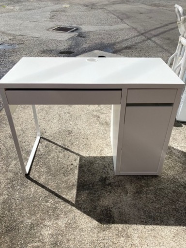 [ikea白デスク①]リサイクルショップヘルプ