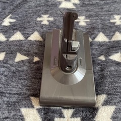 【お譲り先決定】中古　ダイソンv8 バッテリー　ジャンク品