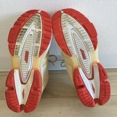 【AVIA】フィットネスシューズ　23.0の画像