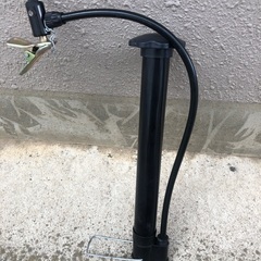 自転車の空気入れの画像