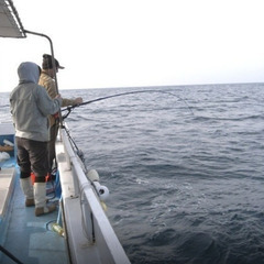 都会なら車で２時間の釣りスポットに天草は徒歩５分で行ける｜贅沢な田舎ぐらし｜熊本県移住｜寮完備｜和食調理師の画像