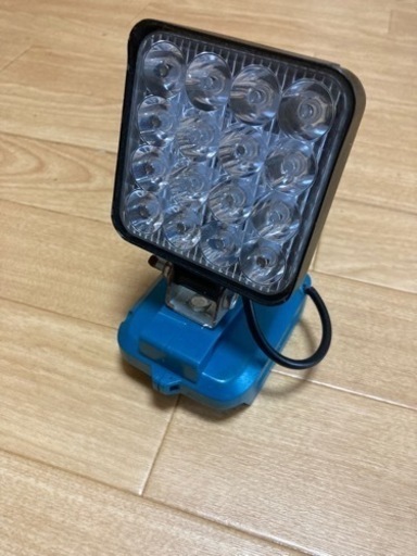 お取引き中！makita、互換18V対応　LEDライト！USBポート付き！