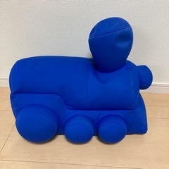 機関車ビーズクッションの画像
