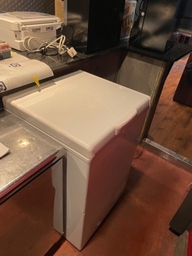 冷凍庫　業務用　おおきめ　引取り限定