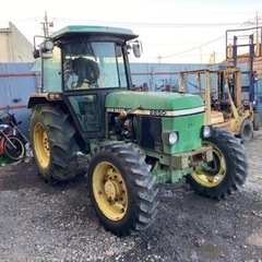 John Deere 2250 トラクター、エンジン 62 馬力