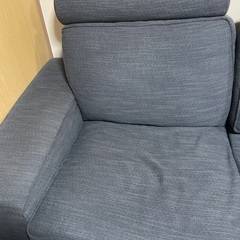 IKEAの人気色ダークグレーソファです！自宅まで引き取りに来てくれる方に限ります。の画像