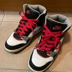 NIKE スニーカー
