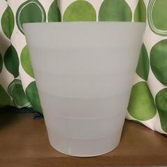 【無料】IKEA   ゴミ箱  プラスチック製
