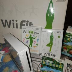 【お譲り先決まりました】⭐Wii　Nintendo　ウィー　本体＋Wiifitボード＋ソフト８本　ゲーム　おもちゃ　任天堂の画像