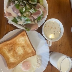 カフェとかご飯とかたべにいきませんか？