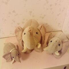 ジムトンプソンのゾウさんの親子です