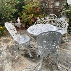 ガーデン　テーブル、イス、ベンチセットの画像