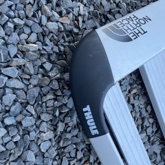THULE Xpedition th821 ルーフラックの画像