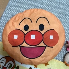 アンパンマングッズ　マット、クッション、コップ、ぬいぐるみ等の画像