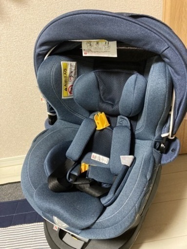 配送可能、新生児チャイルドシート デニム。