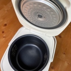 炊飯器 アイリスオーヤマ5.5合炊き ☆の画像