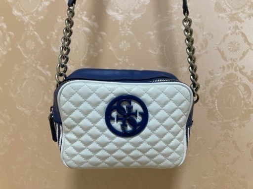 GUESSゲス ショルダーバッグ