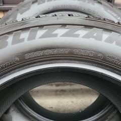 ブリジストン  ブリザック 225/65R17スタッドレスタイヤの画像