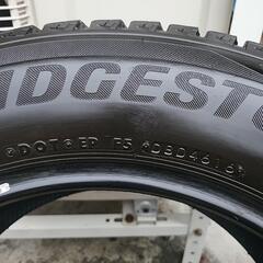 ブリジストン  ブリザック 225/65R17スタッドレスタイヤの画像