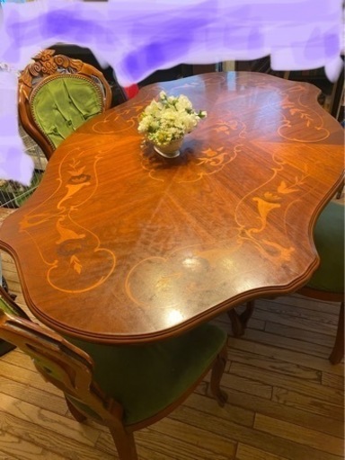 ダイニングテーブル