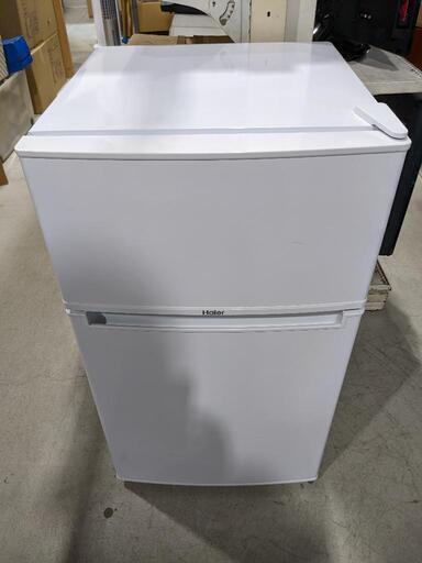 Haier 85L 2ドア冷凍冷蔵庫　JR-N85B 2018年製　上部のカバーのツメ折れてます。