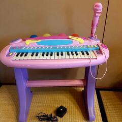 子供用ピアノ　ほぼ新品