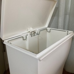 ゴミ箱　クード　ワイドペダルペール　ホワイトの画像