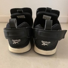 ポンプフューリー　ブラック　キッズ　16センチの画像