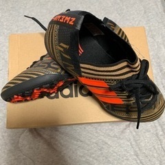 adidasレディースランニングシューズ22.5cmの画像