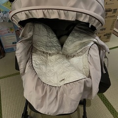 コンビ　ネムリラ　電動オートスウィング　ハイローチェア