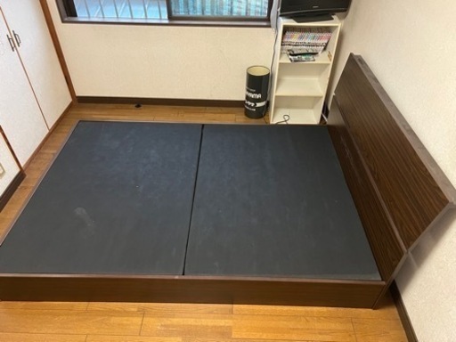 ダブルベッド　コンセント付き