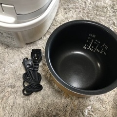 【リサイクルサービス八光　田上店】東芝 IH炊飯ジャー 3合炊き RC-5XE5の画像