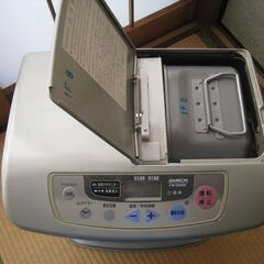 石油ファンヒーターの画像